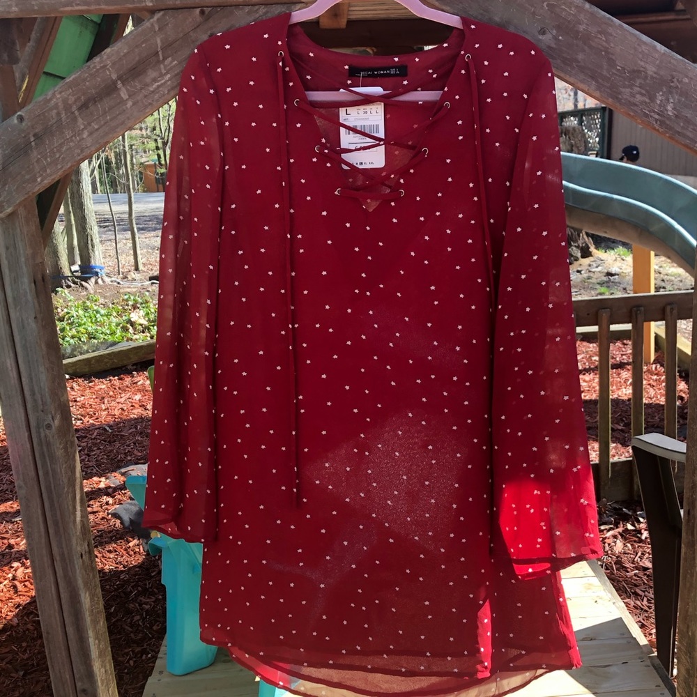 Red Printed Lace Up V Neck Tunic w/ Bell Sleeves